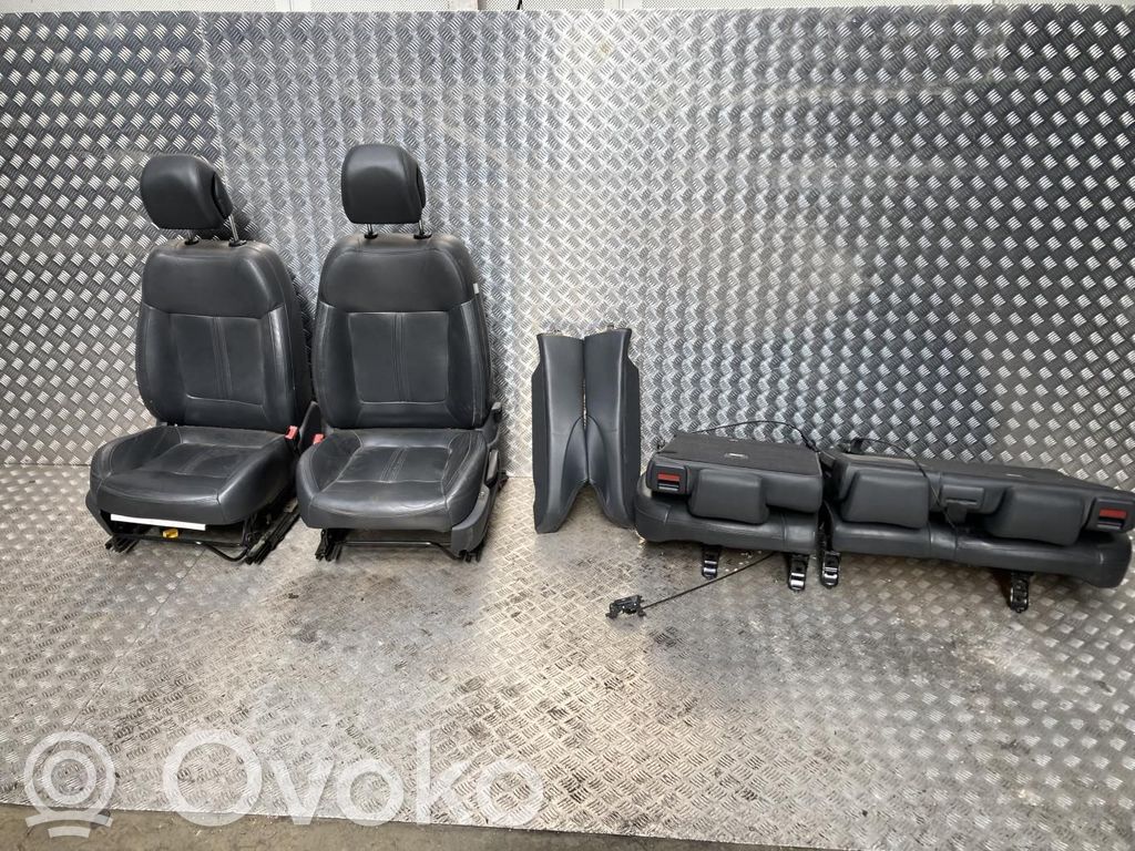 Peugeot Partner III Juego interior 