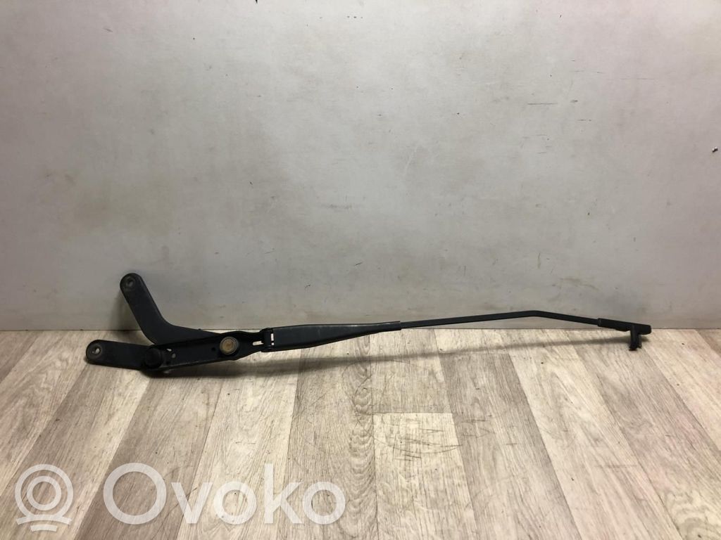 Brazo del limpiaparabrisas delantero   1628979,1628979