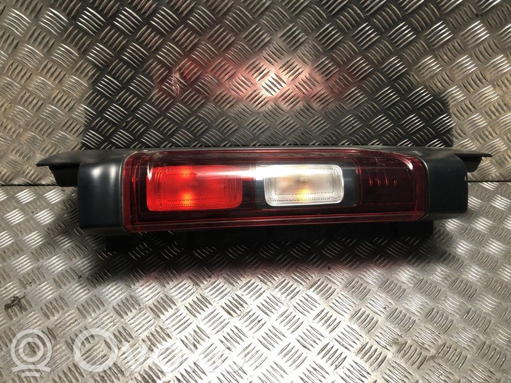Nissan Primastar Lampă spate în caroserie
