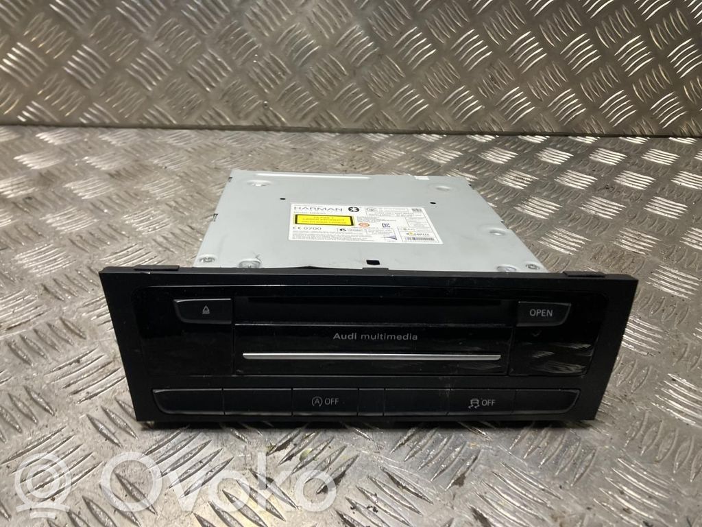 Radio / CD-Player / DVD-Player / Navigation