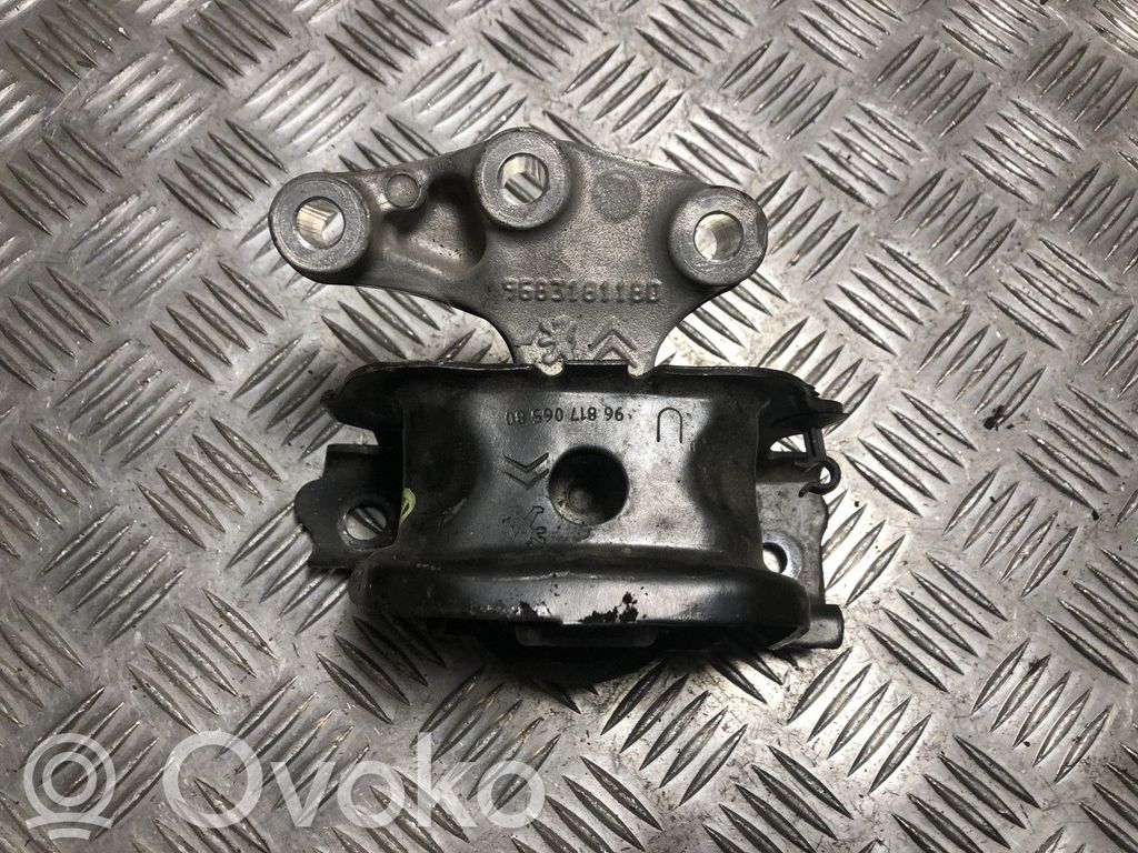 Citroen C3 Engine mount bracket 
