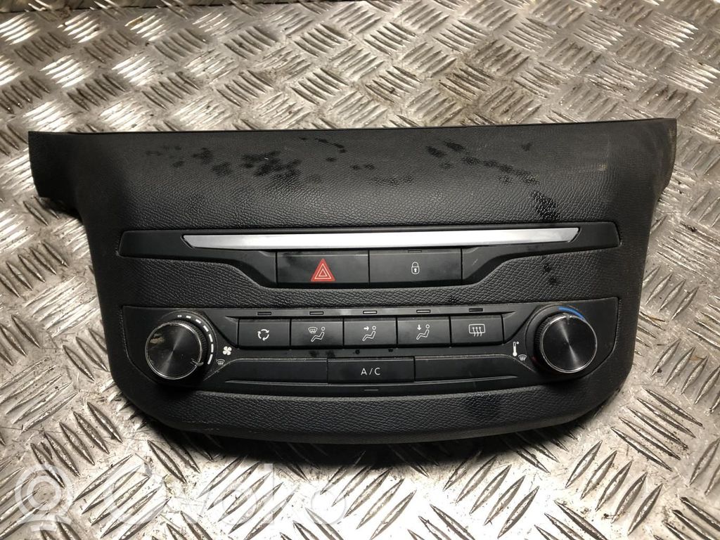 Peugeot 5008 II Climate control unit 