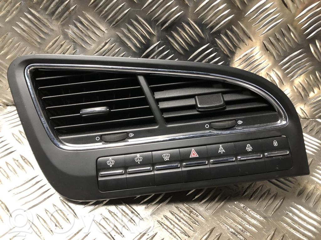 Peugeot 5008 Ramă grilă ventilație bord 