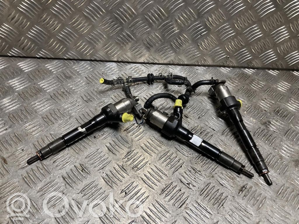 Mazda CX-7 Inyector de combustible 
