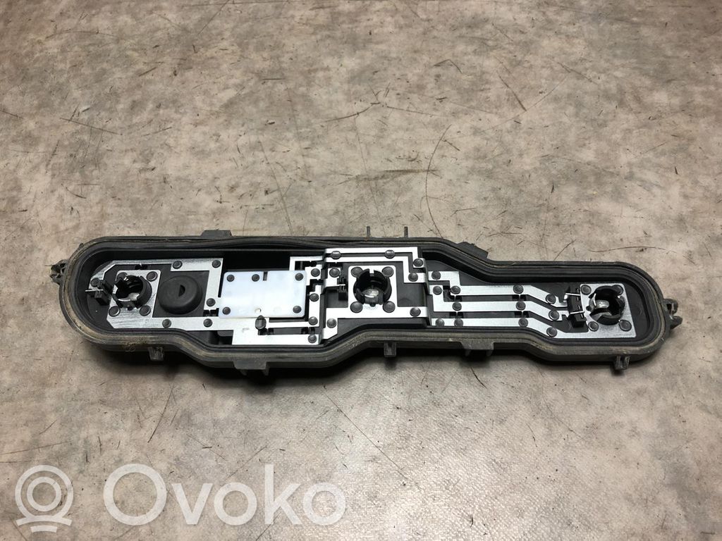 Dacia Dokker Éclairage de plaque d'immatriculation 