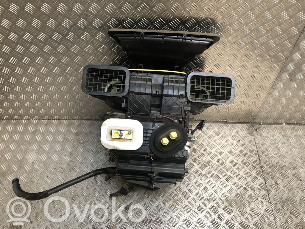 Renault Trafic III (X82) Carcasa de montaje de la caja de climatización interior 
