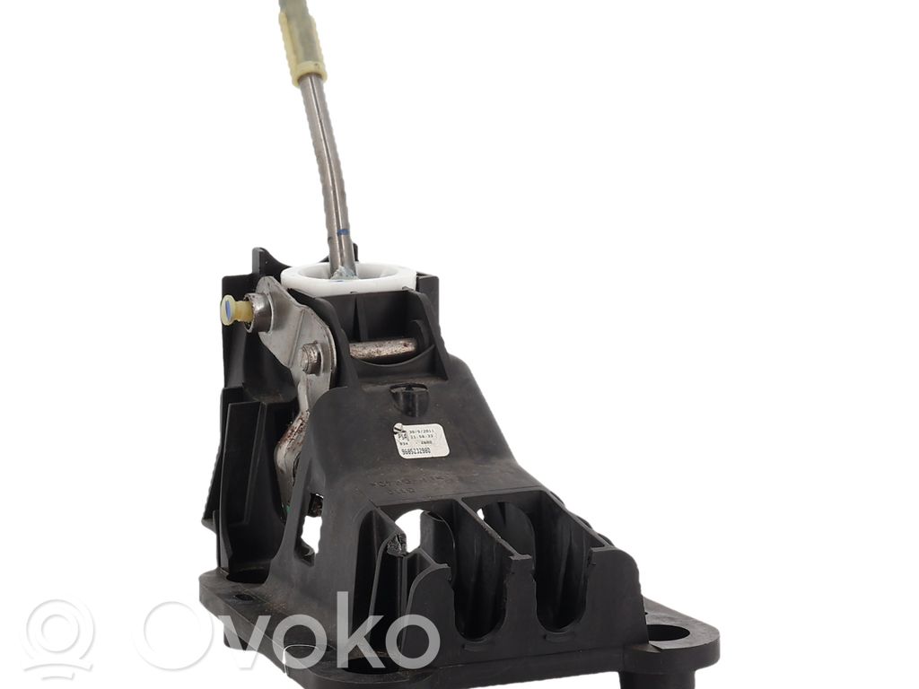 Peugeot 207 Gear shifter/selector 