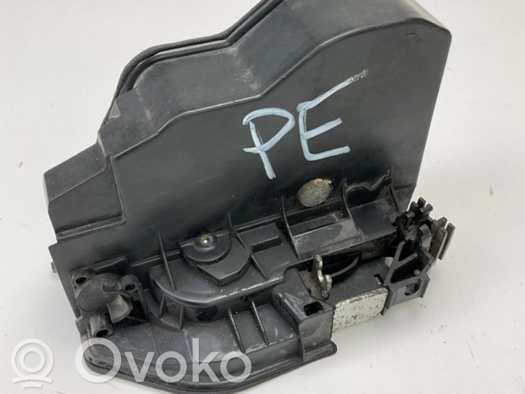 BMW 7 F01 F02 F03 F04 Zamek drzwi przednich 