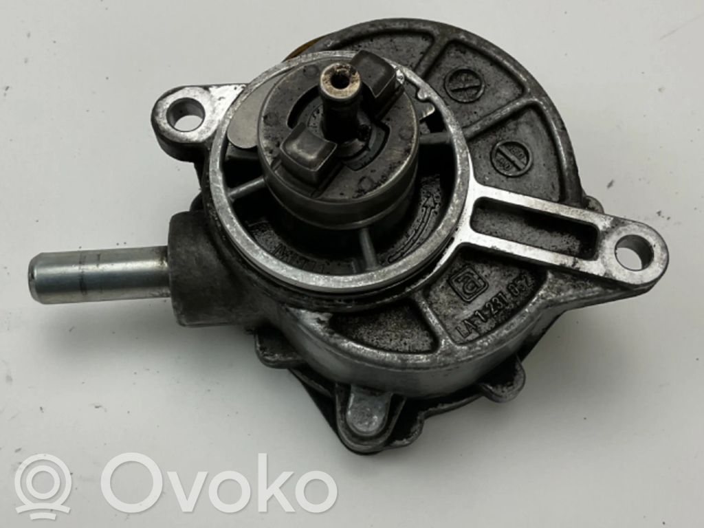Mercedes-Benz C W204 Vacuum pump 