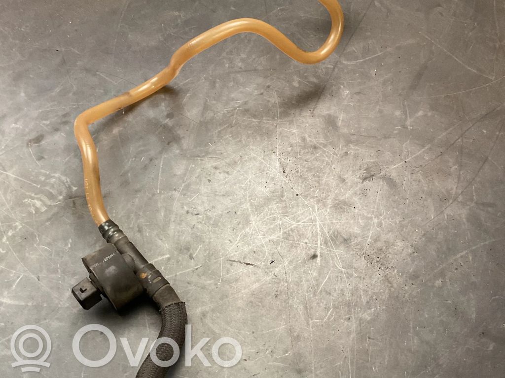 Fuel line pipe   7799972