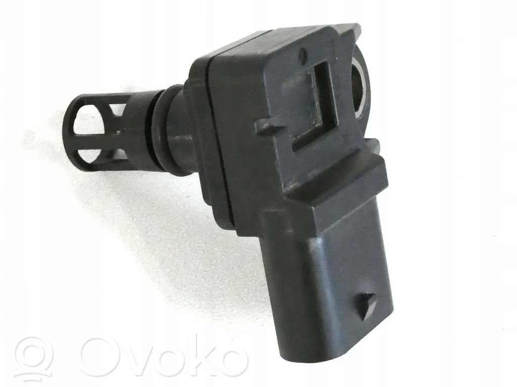Opel Astra K Intercooler pipe mounting bracket 