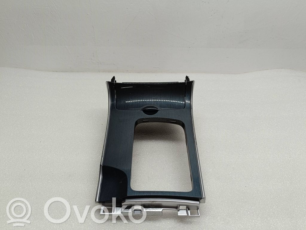 Mazda 6 Rivestimento in plastica cornice della leva del cambio 