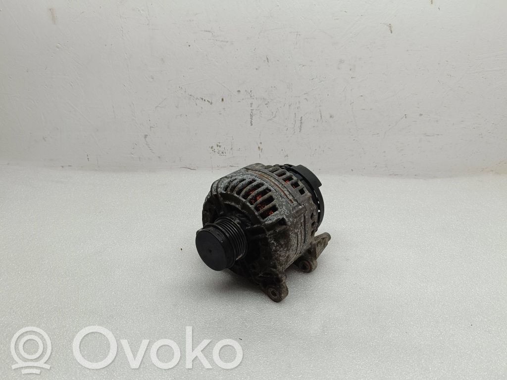 Volkswagen PASSAT B5.5 Alternador 
