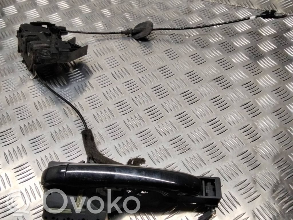 Renault Megane III Priekšpusē slēdzene 
