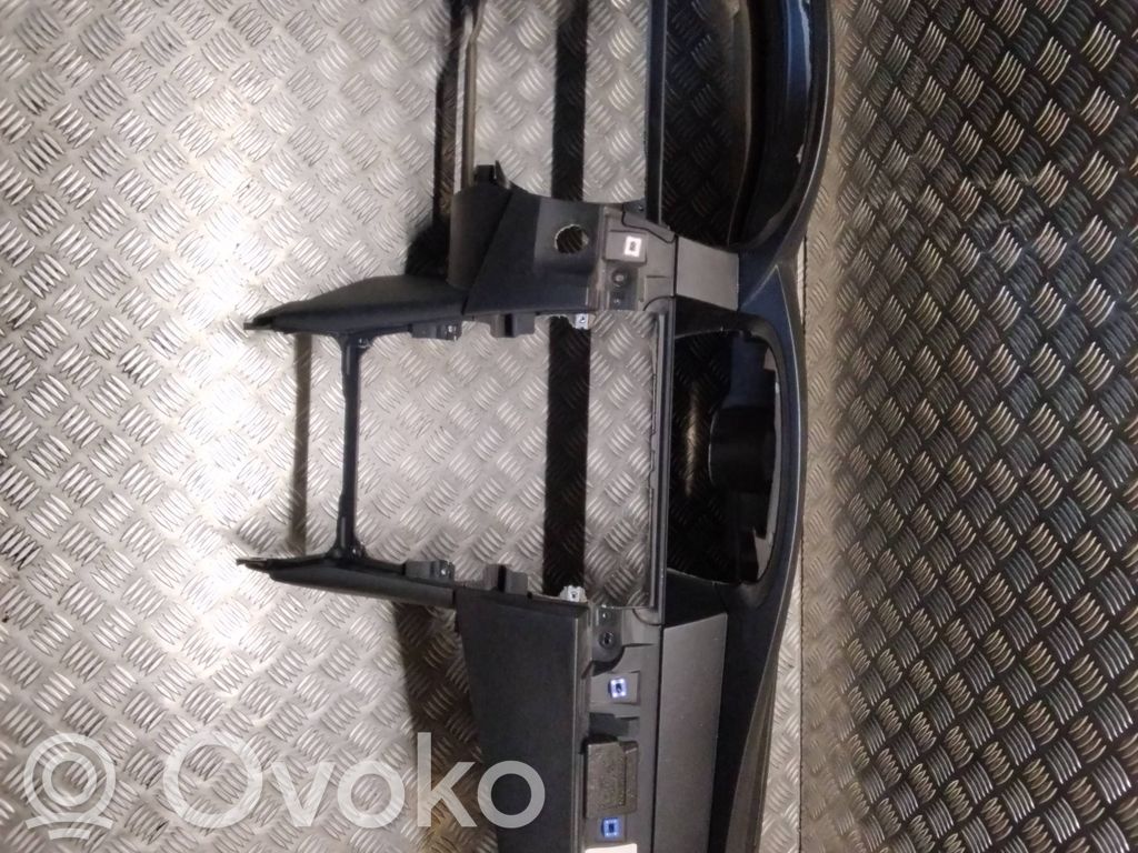 BMW 5 E60 E61 Panelė 
