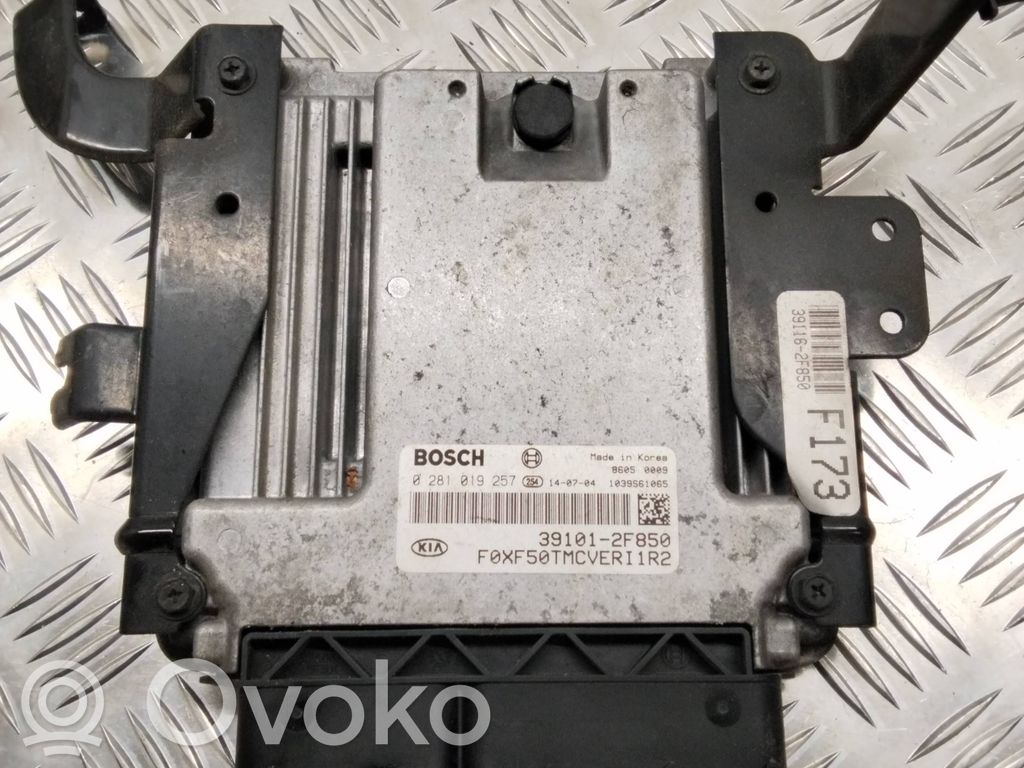 KIA Sorento Engine control unit/module 