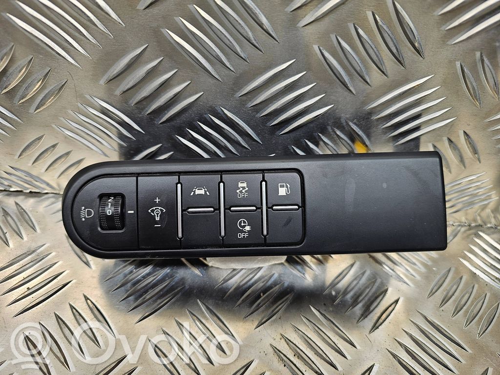 KIA Xceed Light switch 