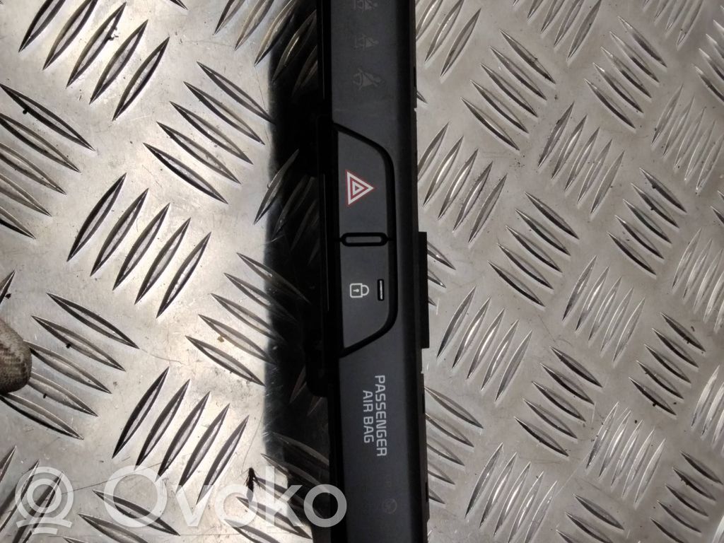 KIA Rio Botón interruptor de luz de peligro 