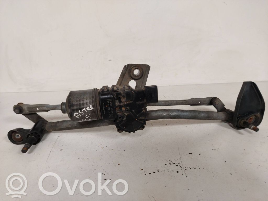 Opel Astra H Tringlerie et moteur d'essuie-glace avant 
