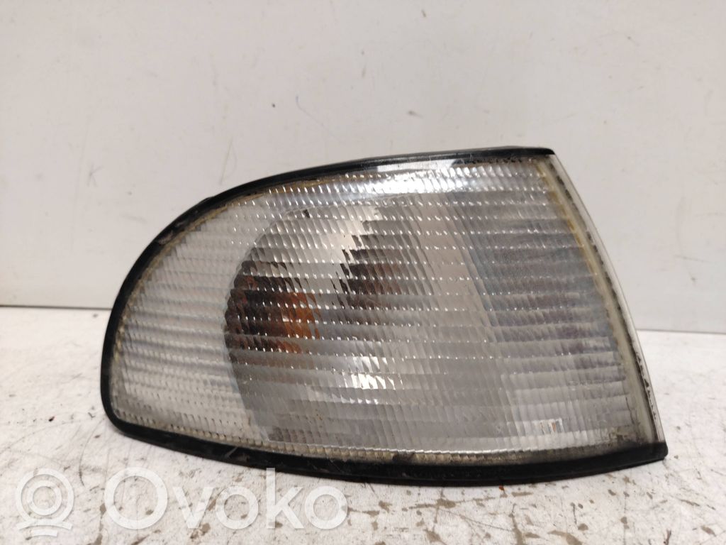 Audi A4 S4 B5 8D Front indicator light 