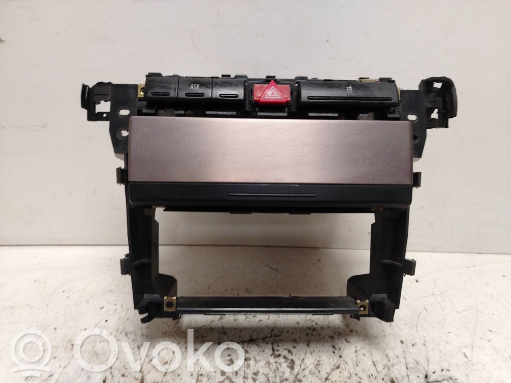 Audi A6 S6 C5 4B Gaisa kondicioniera / klimata kontroles / salona apsildes vadības bloks (salonā) 