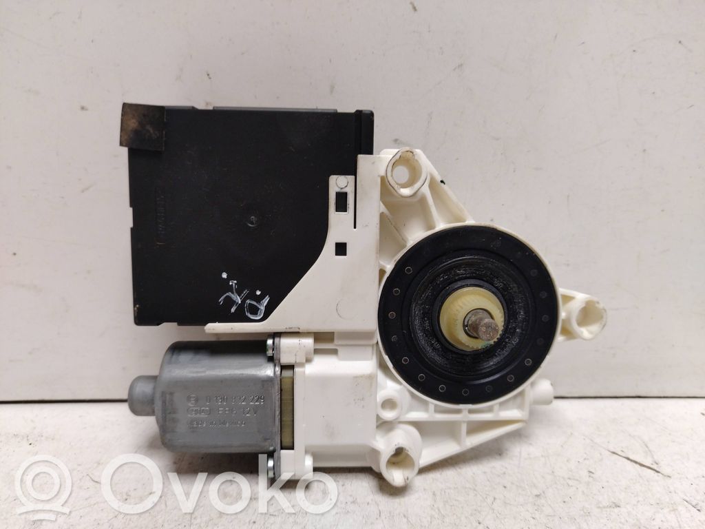 Volkswagen Golf VI Silnik regulatora szyby drzwi przednich 