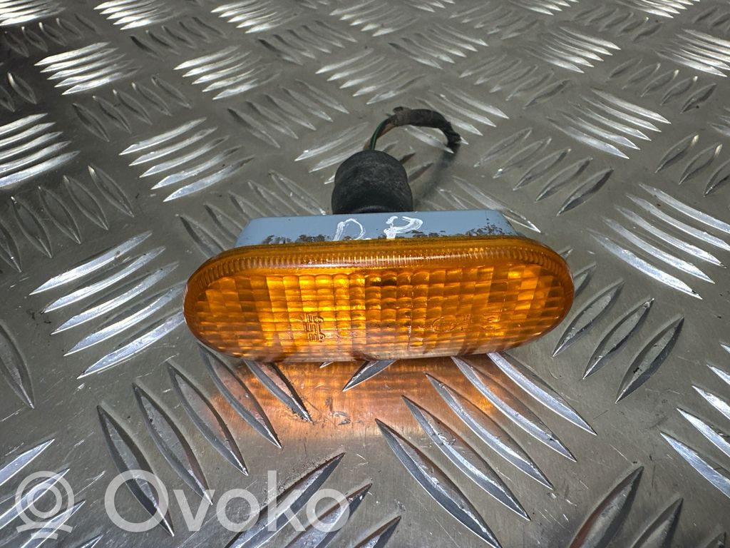 Volkswagen Golf IV Kierunkowskaz błotnika przedniego 