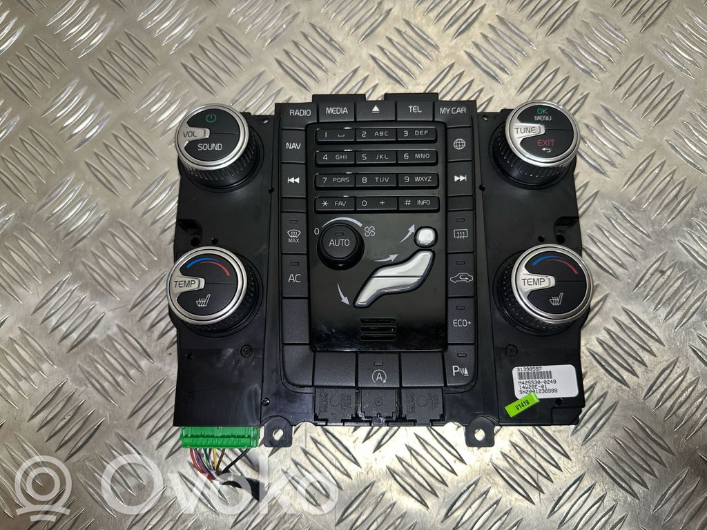 Volvo V70 Climate control unit 