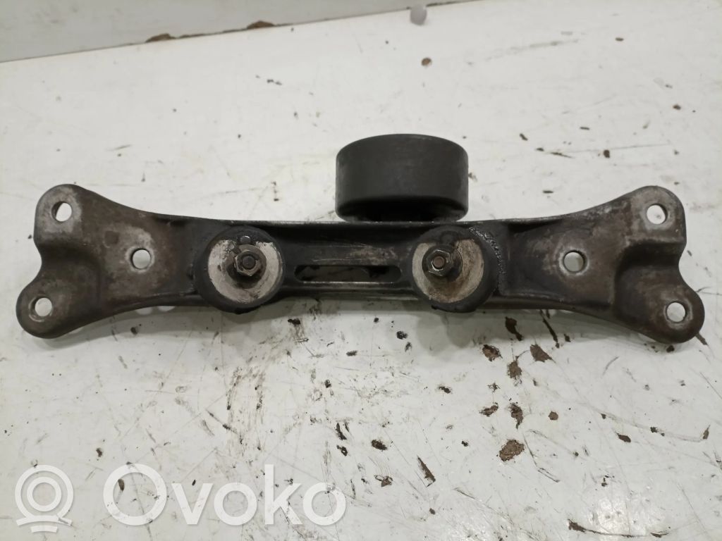 BMW 5 E39 Engine mount bracket 