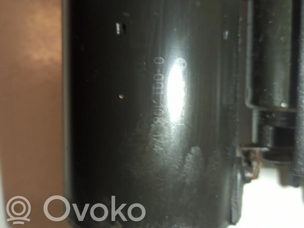 Starter motor   0001108174