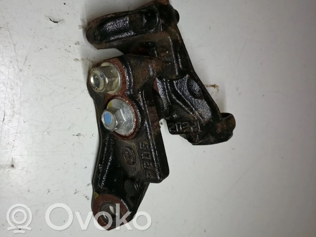 Engine mount bracket