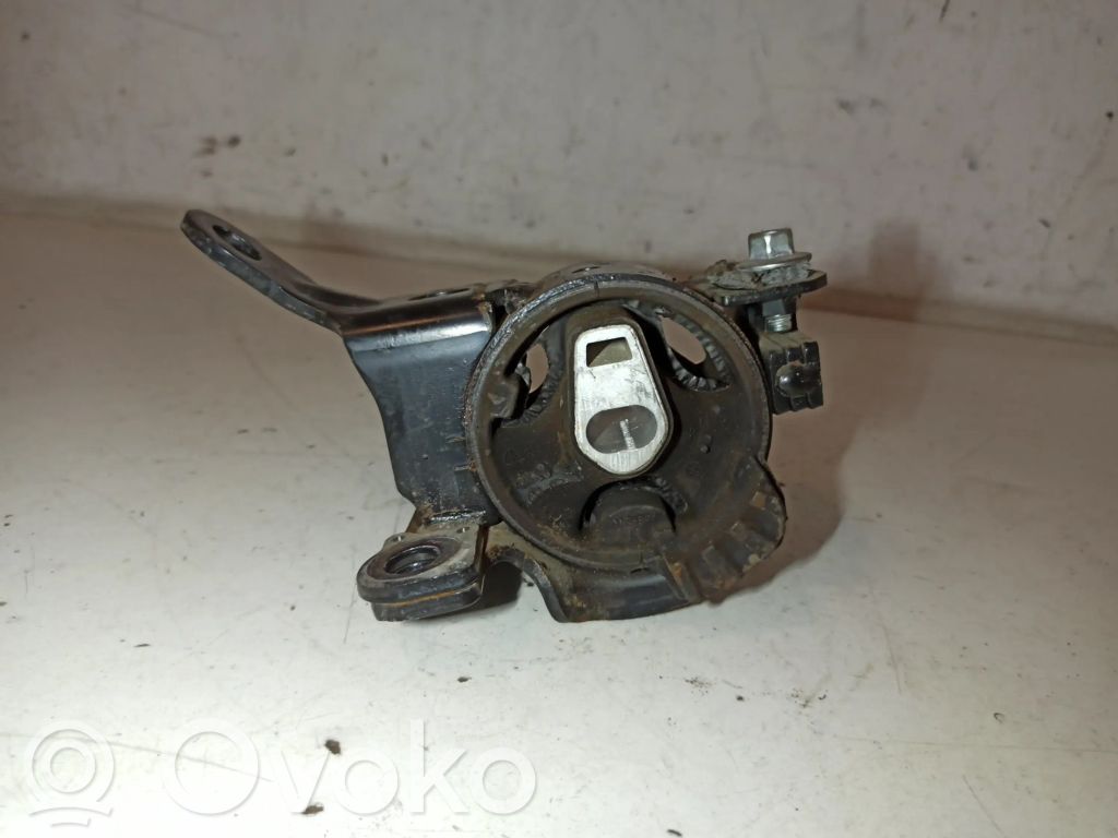 Engine mount bracket