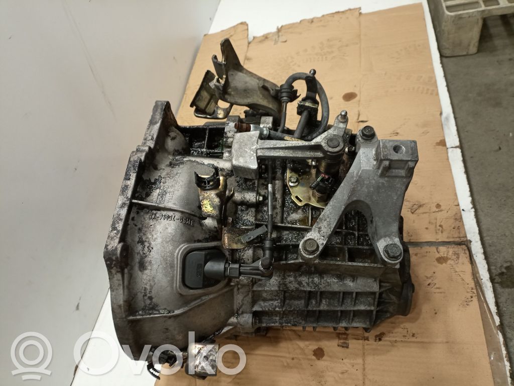 Manual 5 speed gearbox   3M5R7F096YF