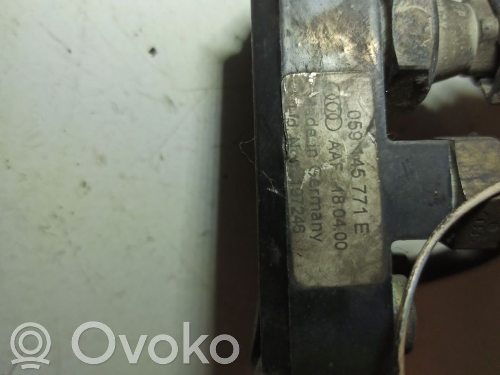 Öleinfüllstutzen   059145771E