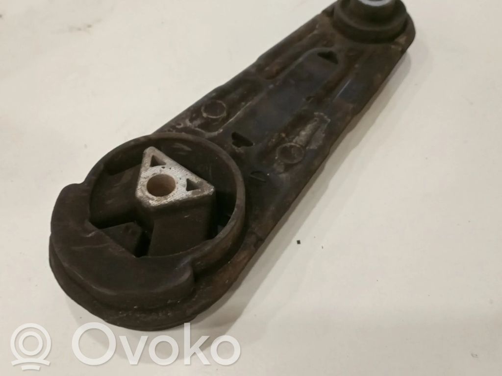 Engine mount bracket   8200338385C