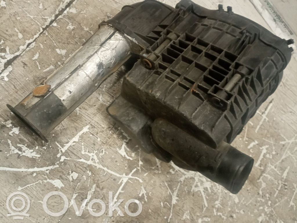 Renault Clio I Air filter box 