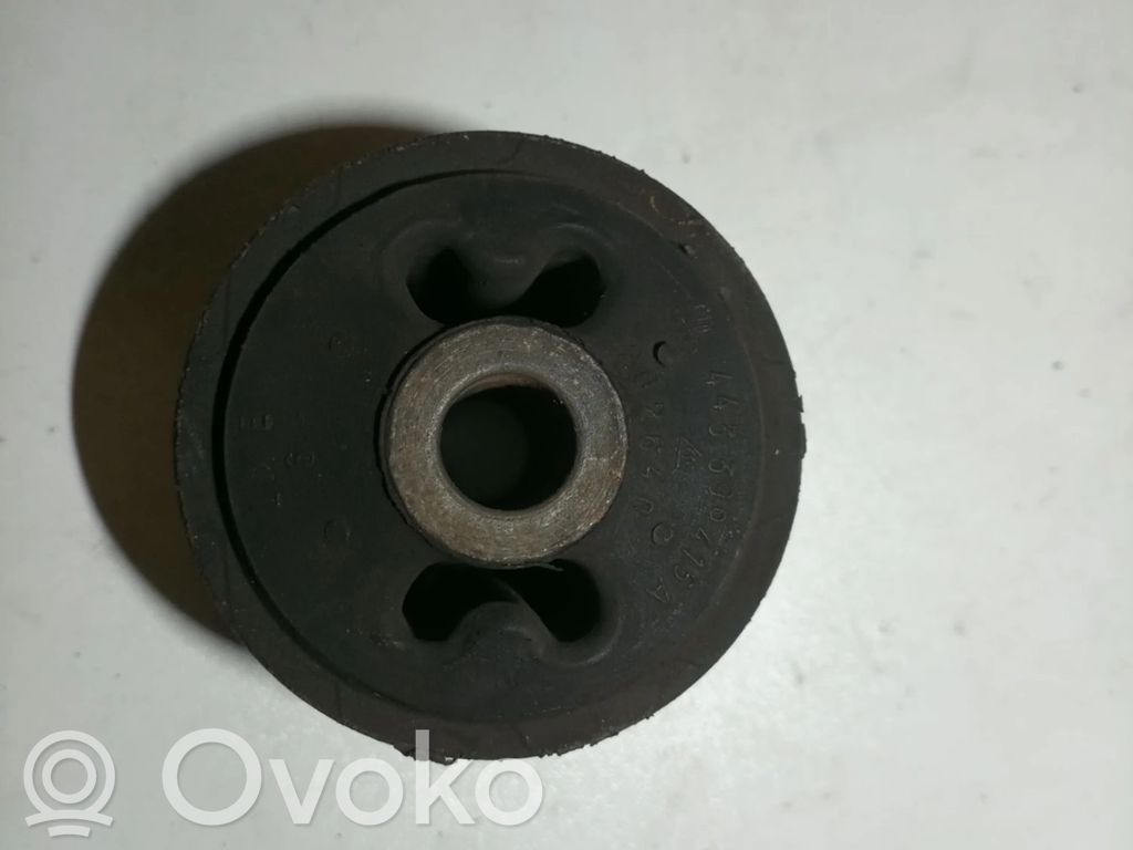 Audi 100 200 5000 C3 Rear wheel hub spindle/knuckle 