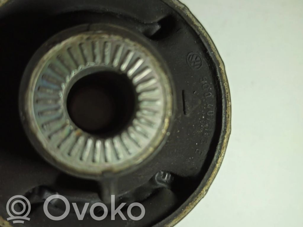 Seat Leon (5F) Rear wheel hub spindle/knuckle 