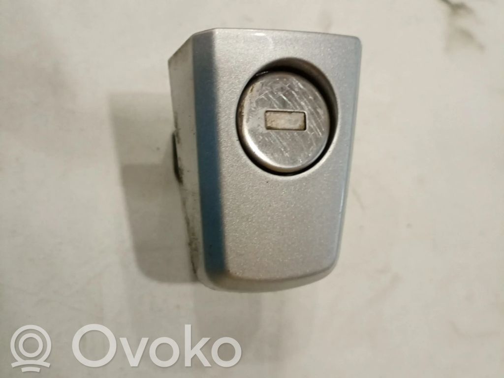 Opel Astra J Contact aprindere 