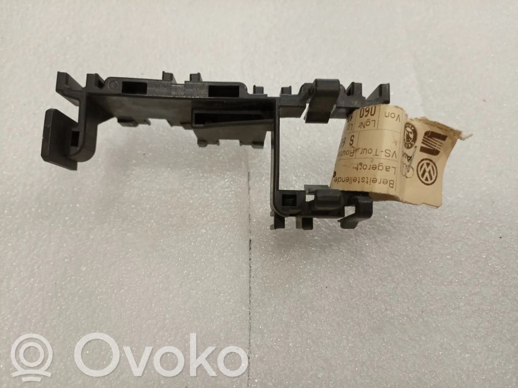 Bagažinės grindys   8D0937503C