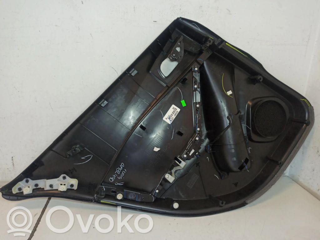 Mazda 3 III Takaoven verhoilu 