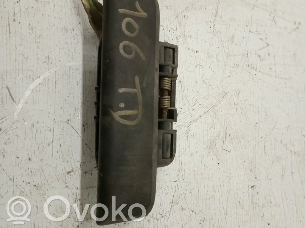 Peugeot 106 Moldura del tarjetero de la puerta trasera 