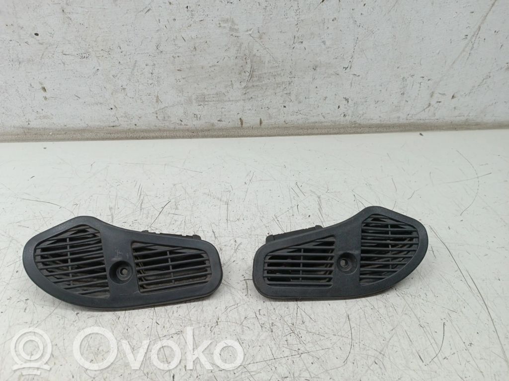 Renault Clio I Kojelauta 