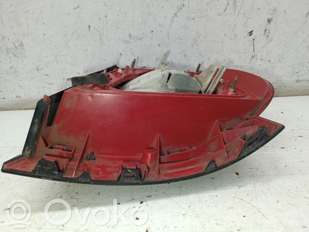 Tailgate rear/tail lights   8D0945095G,DANIFICADOFOTO