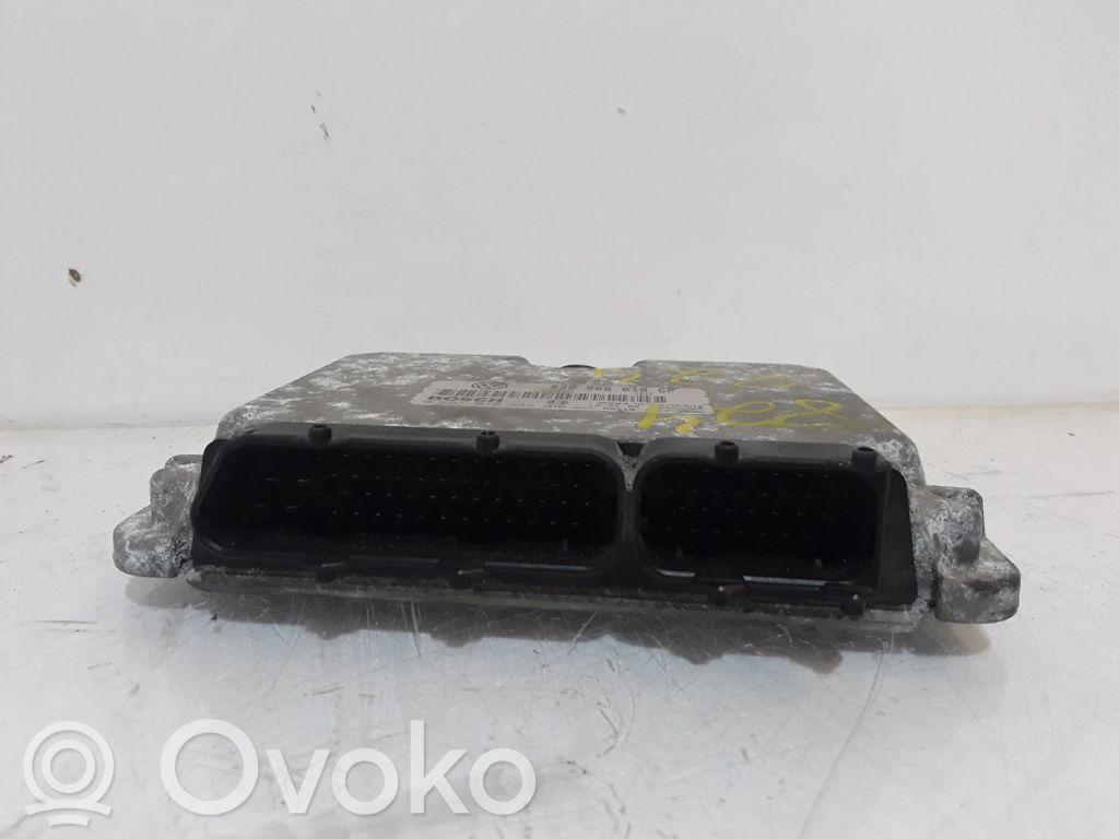 Volkswagen Golf IV Engine control unit/module 