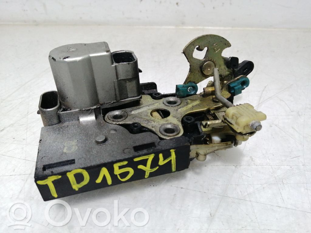 Rear door lock   R202220279