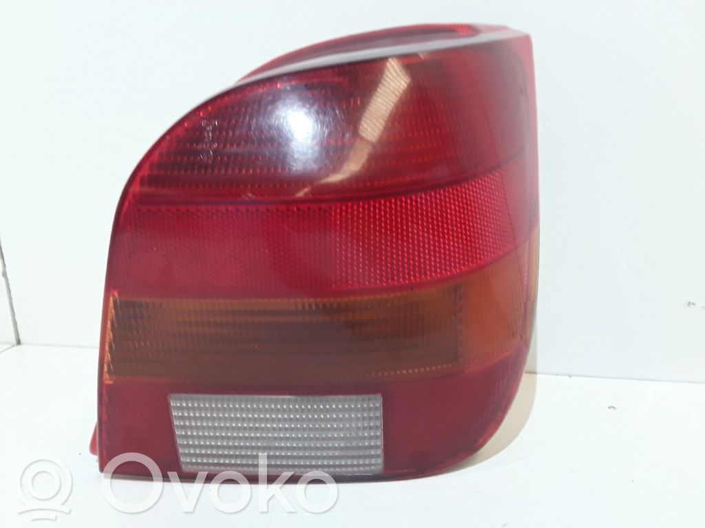 Tailgate rear/tail lights   R20221747