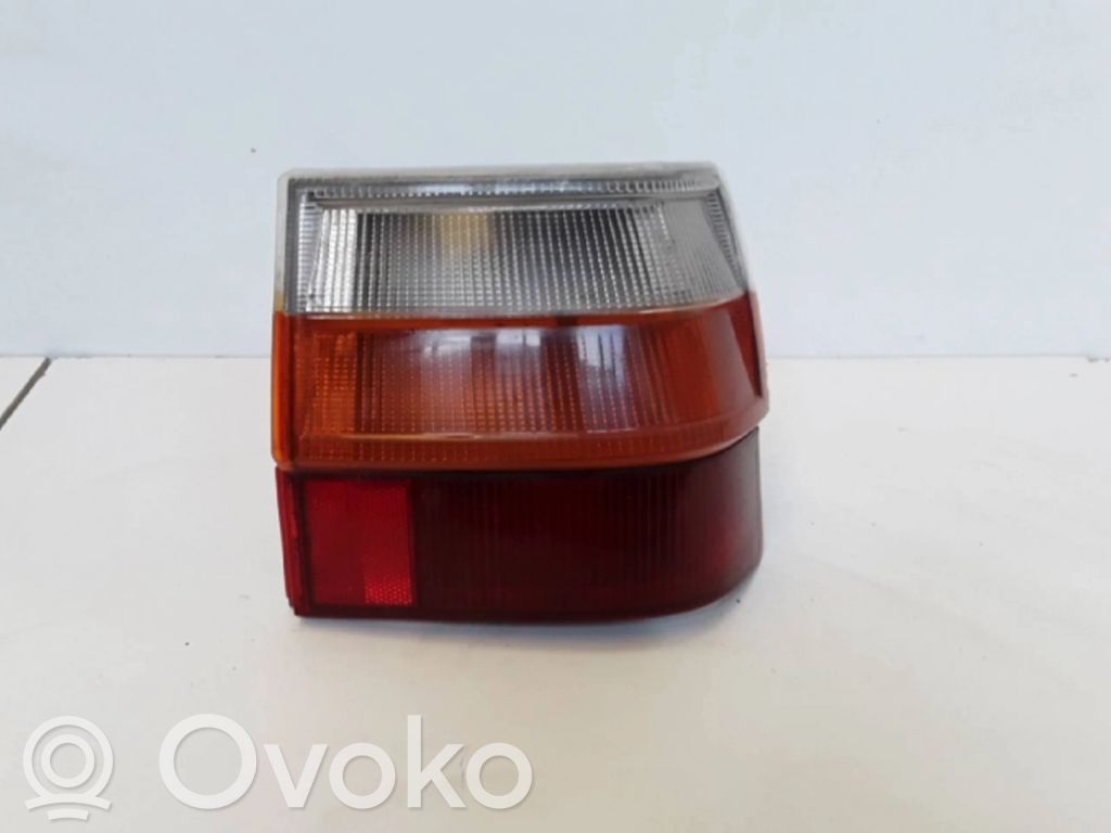 Lampy tylnej klapy bagażnika   R20216946