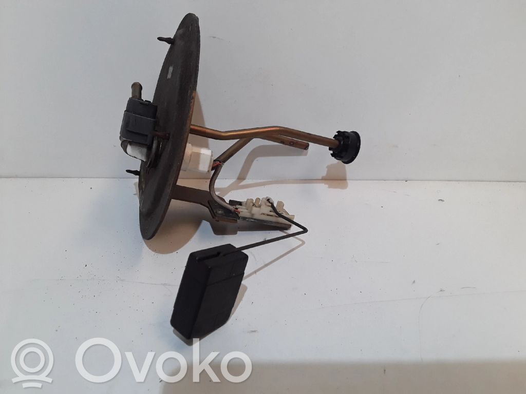 Bomba interna de combustible   R141153