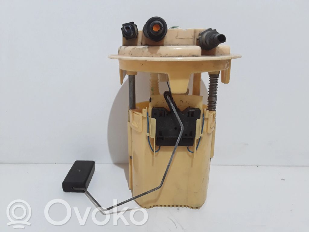 Polttoainesäiliön pumppu   R20157376